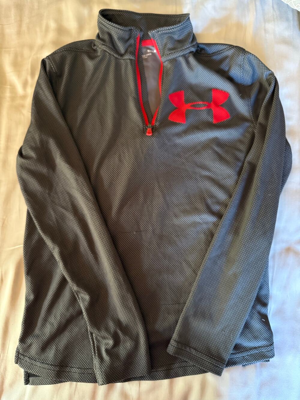 Under Armour grey and red quarter zip shirt size large